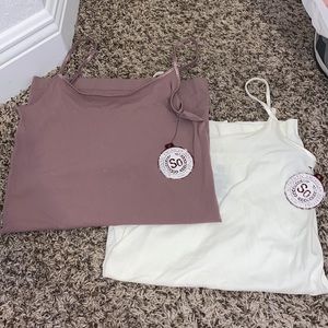 2 super soft tank tops never worn still have tag